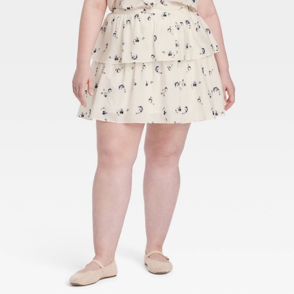 NWT UNIVERSAL THREAD women’s ruffle skirt cream/blue floral size 1X ✨